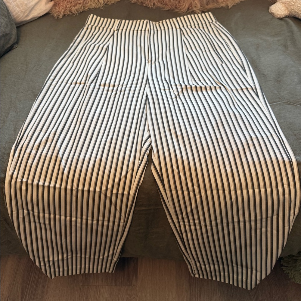 Everlane Striped High-Waist Wide Leg Pants - Black & White